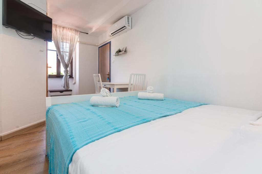 Rooms & Studio Apartments By The Way Башка Екстер'єр фото